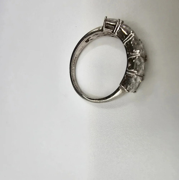 Sterling Silver Cubic Zirconia Wedding Band Emerald Cut sizes 10 - Picture 4 of 4